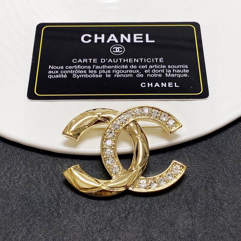 Chanel Brooch 1lyx80
